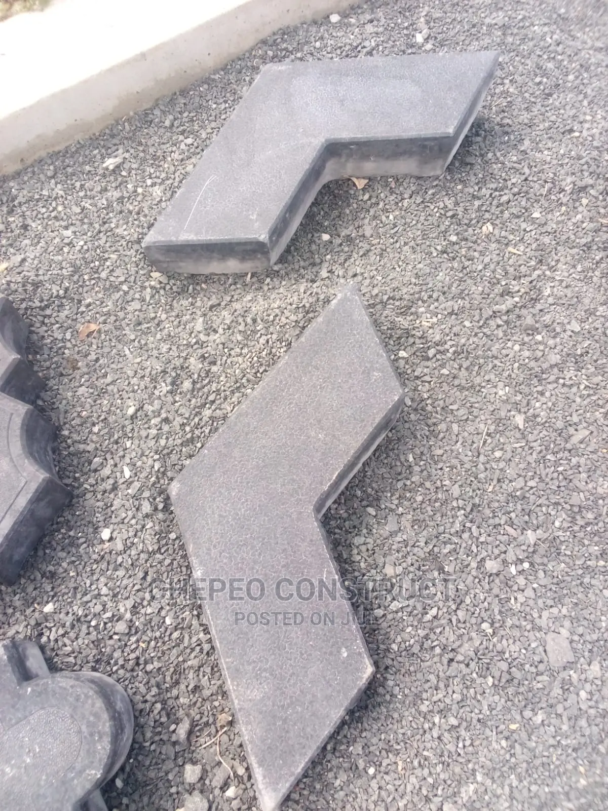 Black/Grey Arrow Cabro Blocks