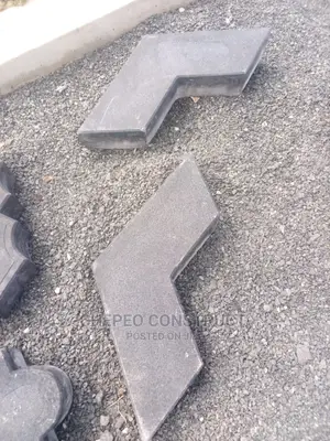 Black/Grey Arrow Cabro Blocks