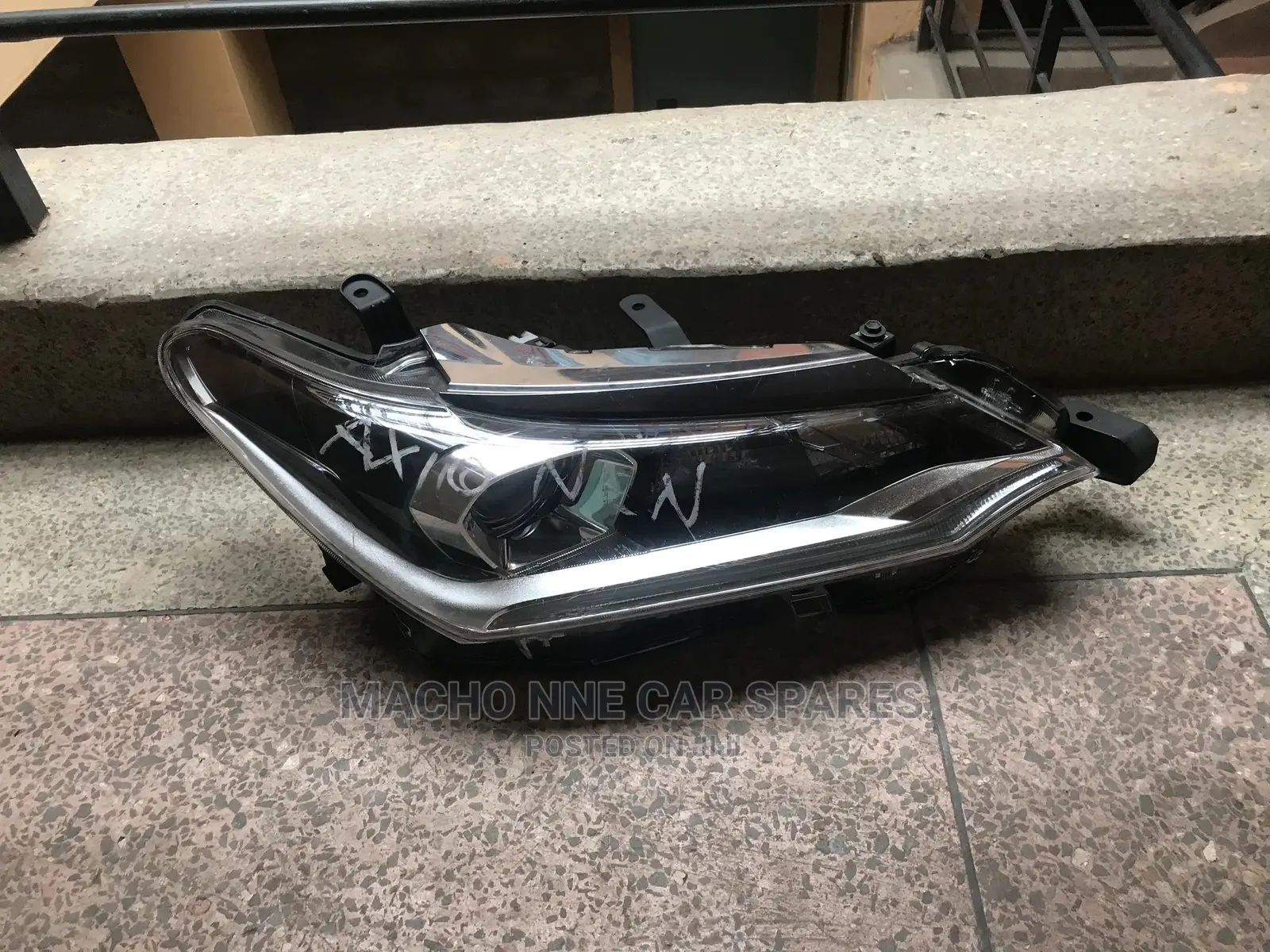 Toyota Fielder 165 Xenon Headlight