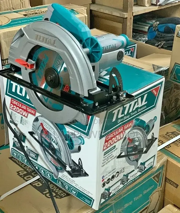 Total Circular Saw 2200W