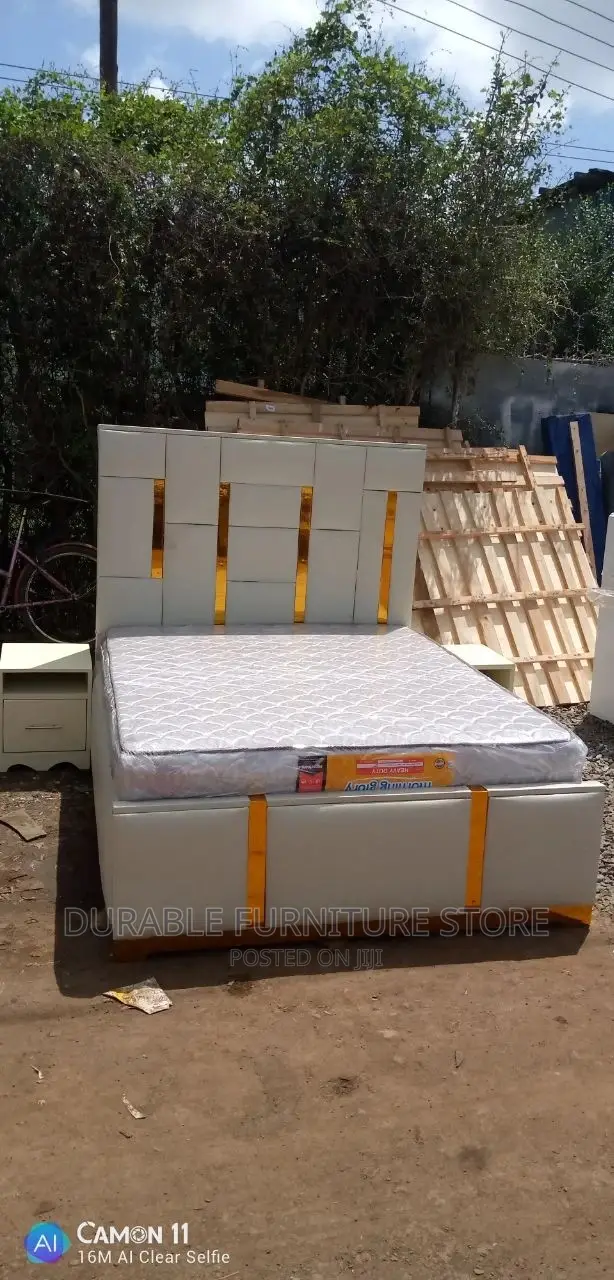 5by 6 Tufted Bed