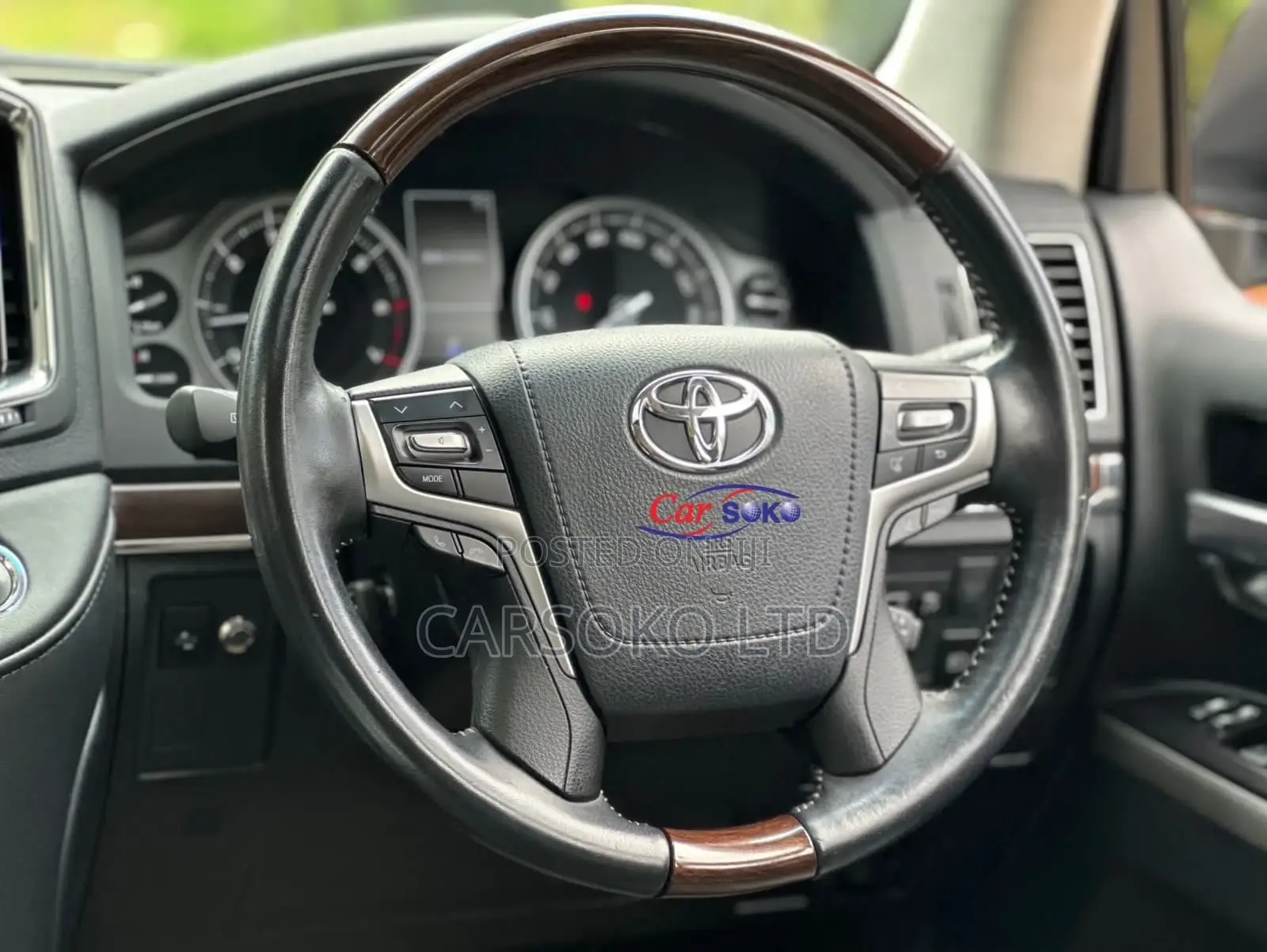Toyota Land Cruiser 2016 Black