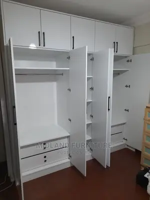 Kitchen/ Wardrobe Installation / Kitchen Cabinet
