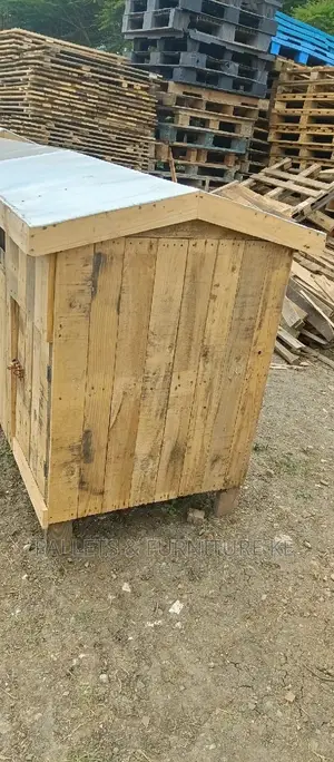 German Shepherd/ Boarbel House