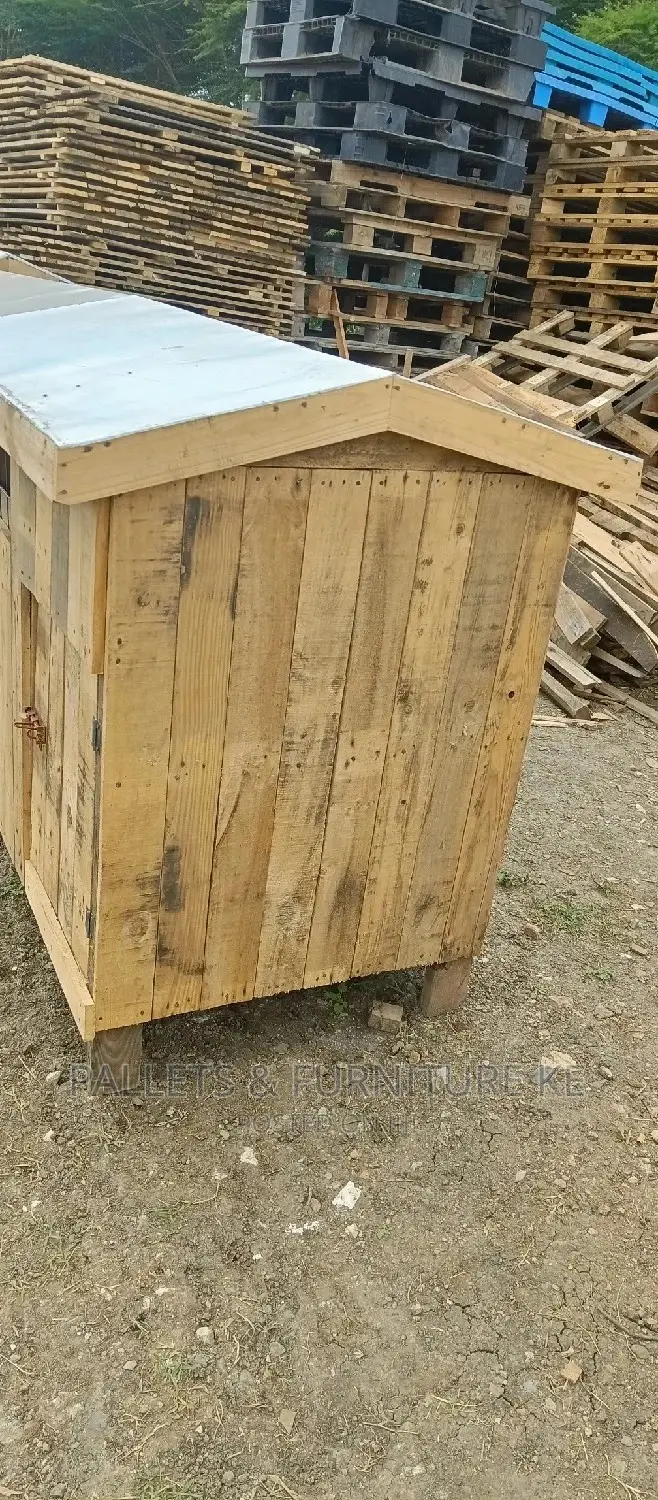German Shepherd/ Boarbel House