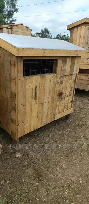 Kennels/ Dog Houses - thumbnail 2