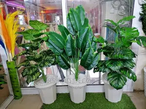 24 Leaves Artificial Plants