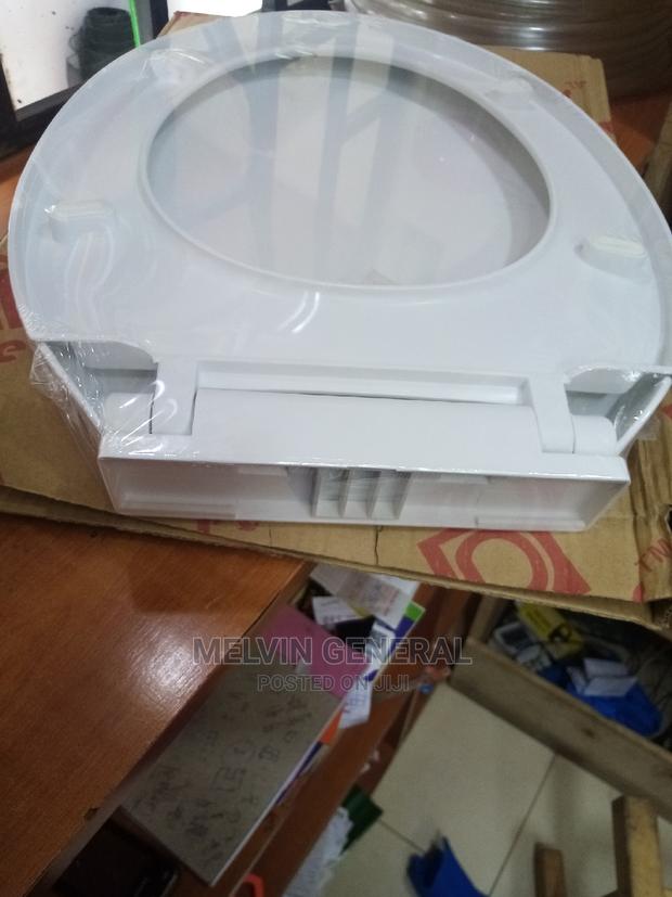 Slow Closing Seatcover - main view