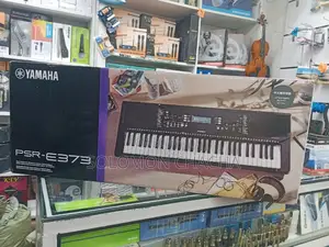 Yamaha PRS-E373 Keyboard
