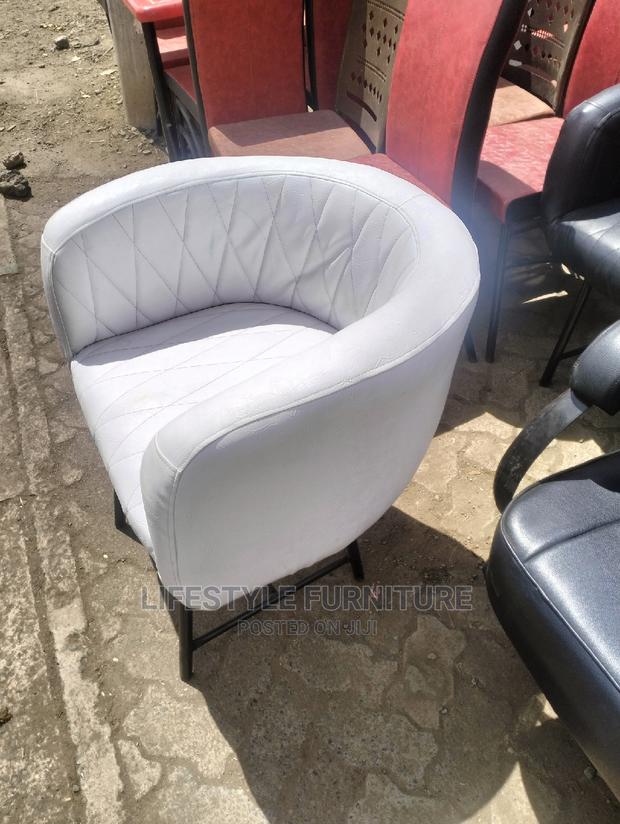 Curved Styling Chair. White - thumbnail 3