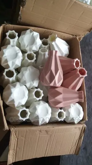 Plastic Vases Wholesale