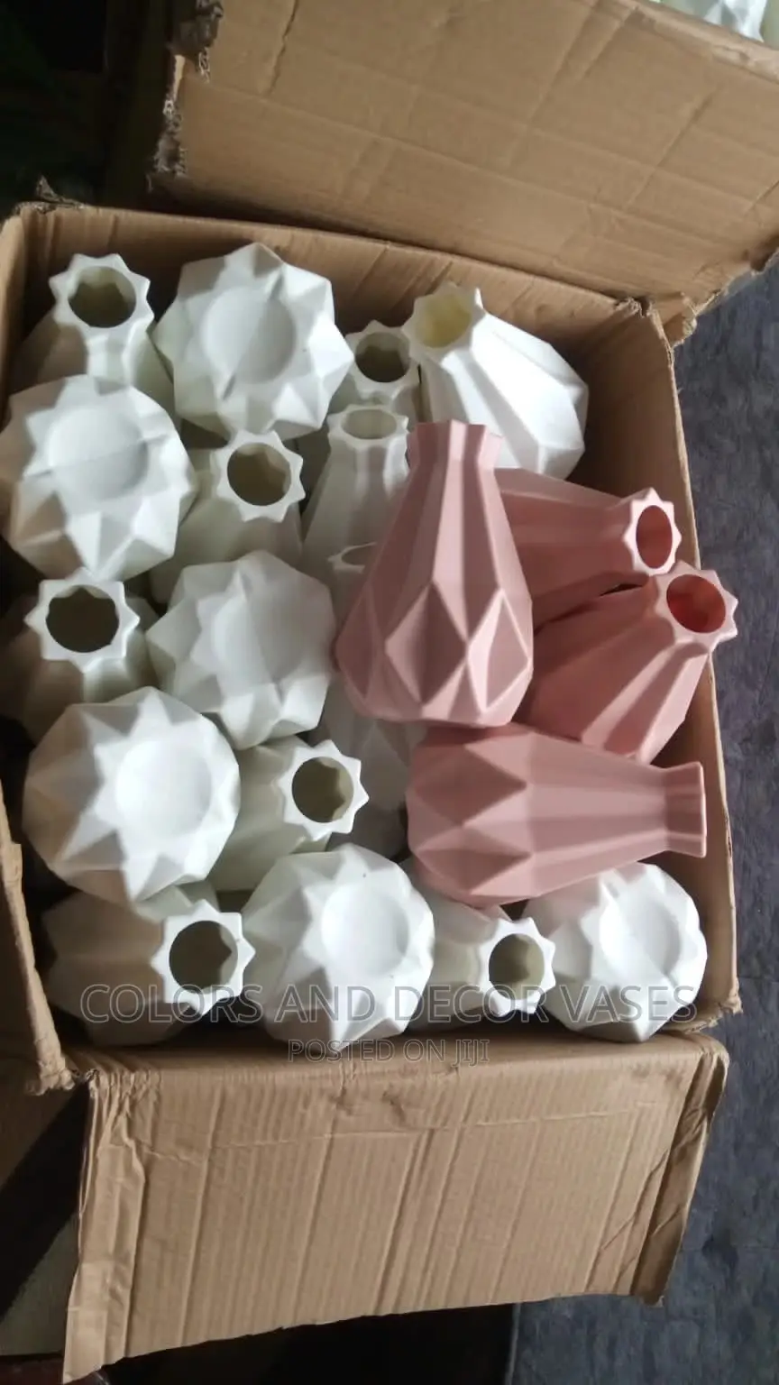 Plastic Vases Wholesale
