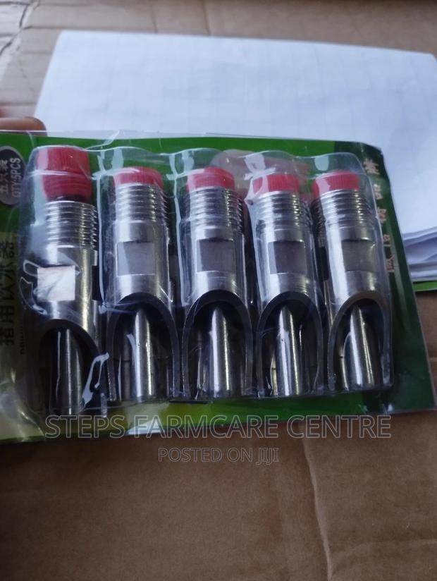 Mature Pigs Nipple Drinkers - thumbnail 3