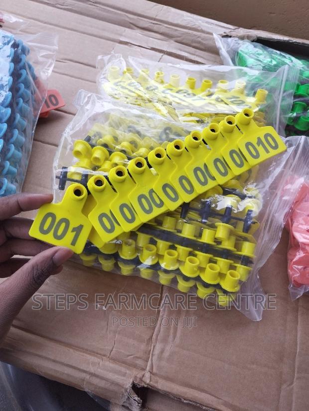 Yellow Numbered Goats Ear Tags - thumbnail 2