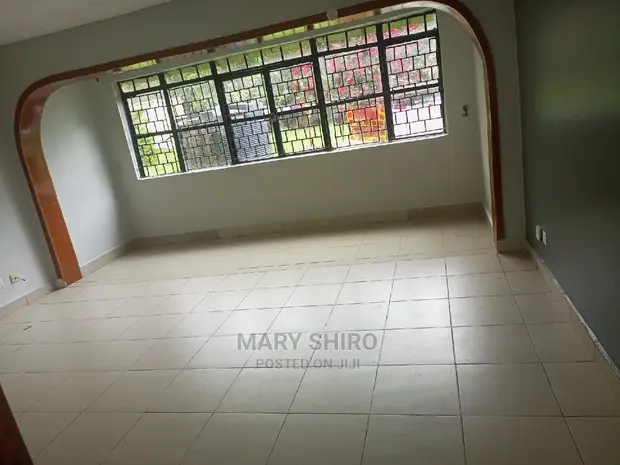 3bdrm Block of Flats in Madaraka for rent