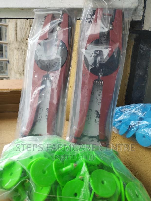 Ear Tagging Machine - thumbnail 4