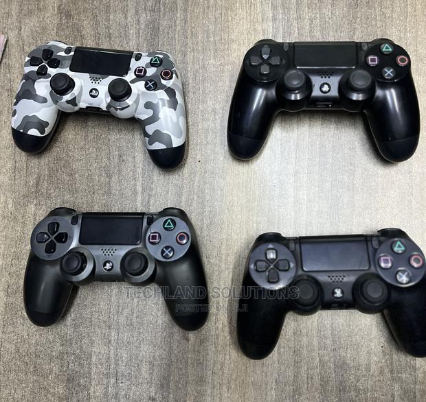 Preowned PS 4 Pads - thumbnail 3