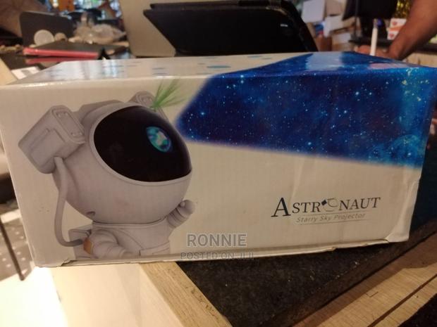 Star Projector Galaxy Night Light - Astronaut Space Buddy Pr - thumbnail 3