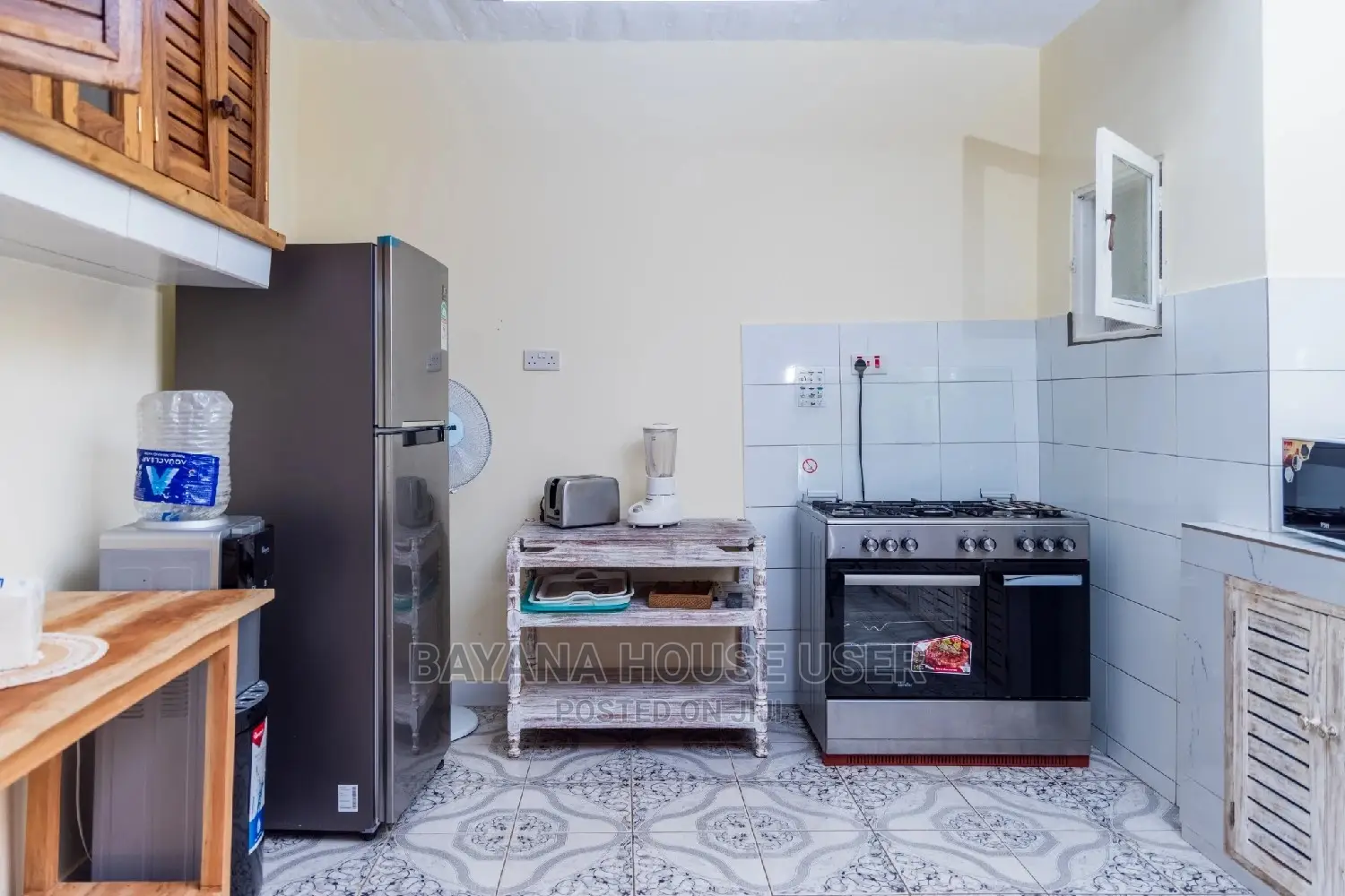Airbnb 4 Bedroom Sleeps 8+Chef/Cook Inclusive