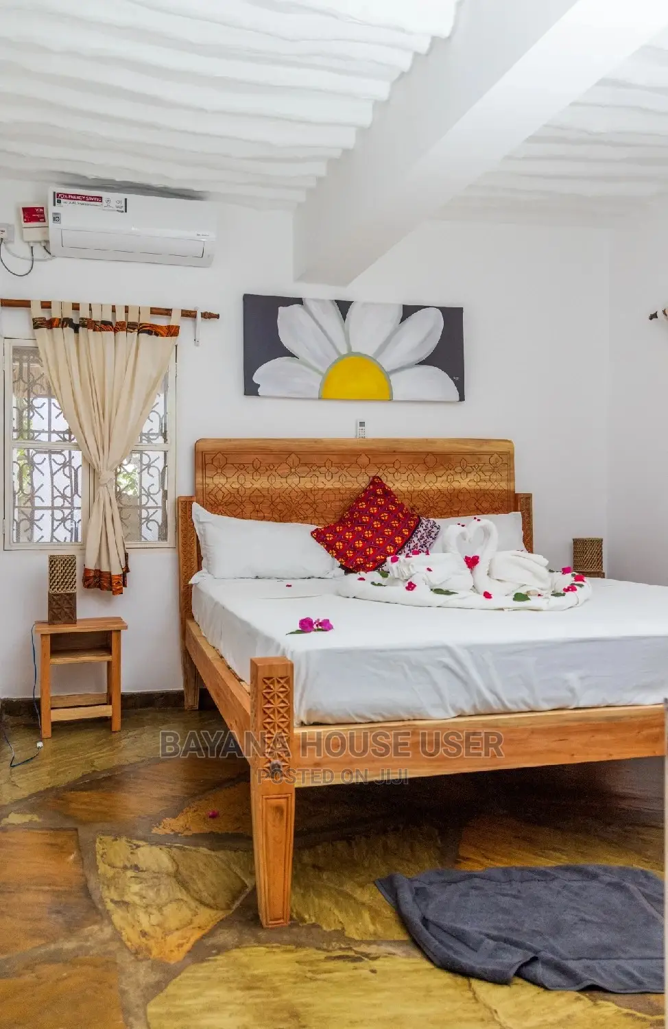 Airbnb 4 Bedroom Sleeps 8+Chef/Cook Inclusive