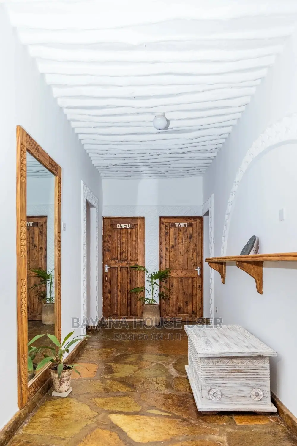Airbnb 4 Bedroom Sleeps 8+Chef/Cook Inclusive