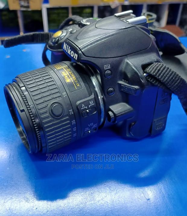 Nikon D3100 Camera With Lens Battery and Charger - thumbnail 3