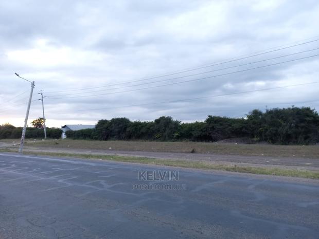 Prime Ruai 5acre Land Touching Tarmac