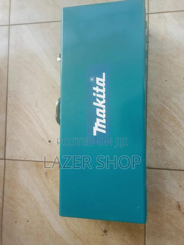 Makita Demolition Drill - thumbnail 3