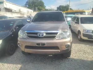 Toyota Fortuner 2008 Gold