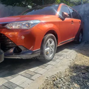 Toyota Corolla Fielder 2015 Orange