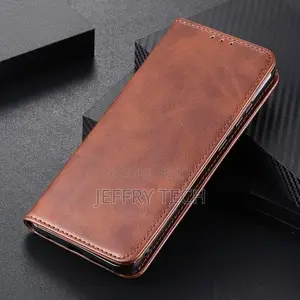Wallet-Style Genuine Leather Flipcase for iPhone 12 / 12 Pro