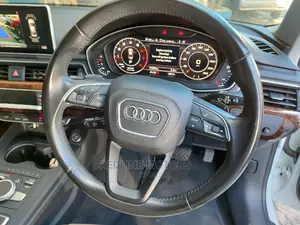 Audi A4 2.0T Ultra Premium FWD 2017 White