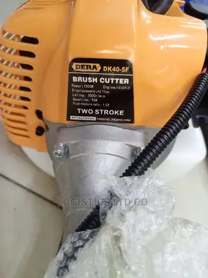 Dera Brush Cutting Machine for Agriculture and Garden Use
