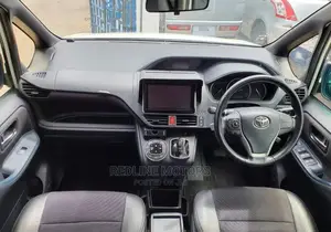 Toyota Noah 1.8 FWD Hybrid (7 Seater) 2016 White