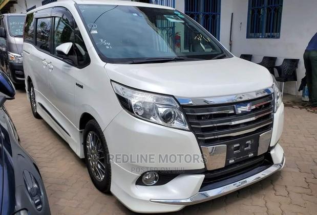Toyota Noah 1.8 FWD Hybrid (7 Seater) 2016 White