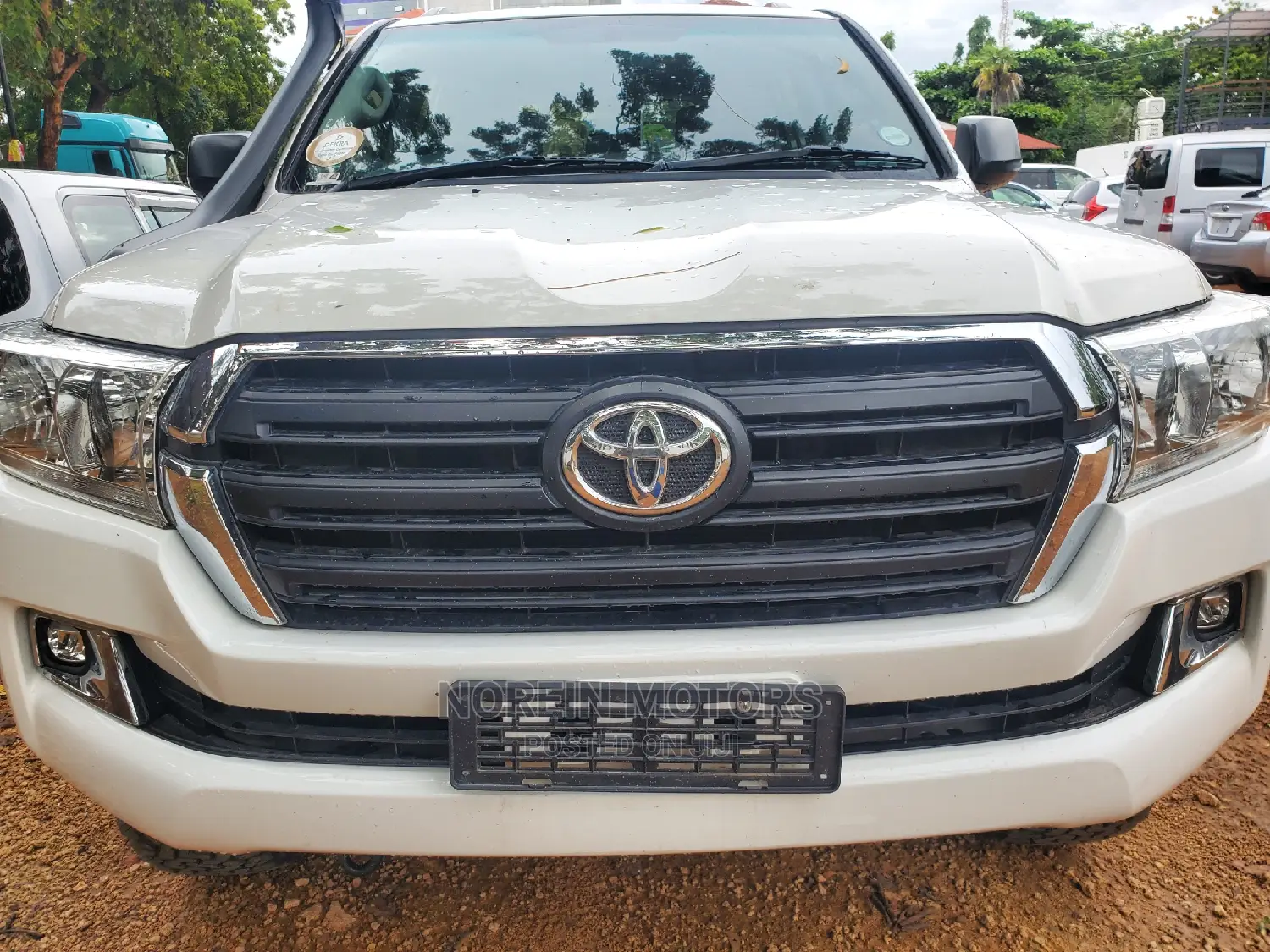 Toyota Land Cruiser Prado 2017 White