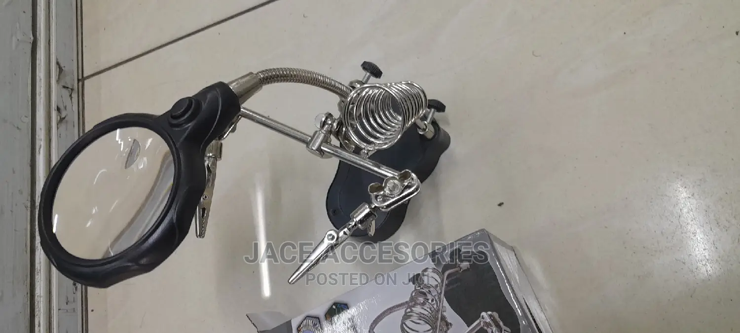 Magnifying Lens for Technicians