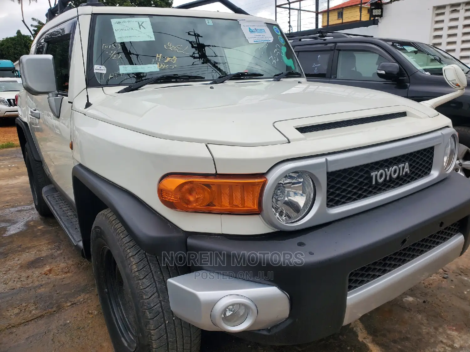 Toyota FJ Cruiser 2016 White