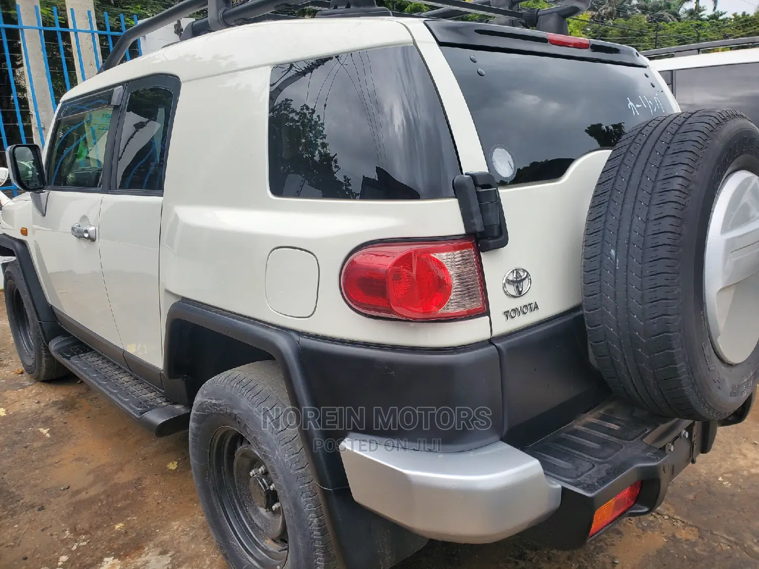 Toyota FJ Cruiser 2016 White