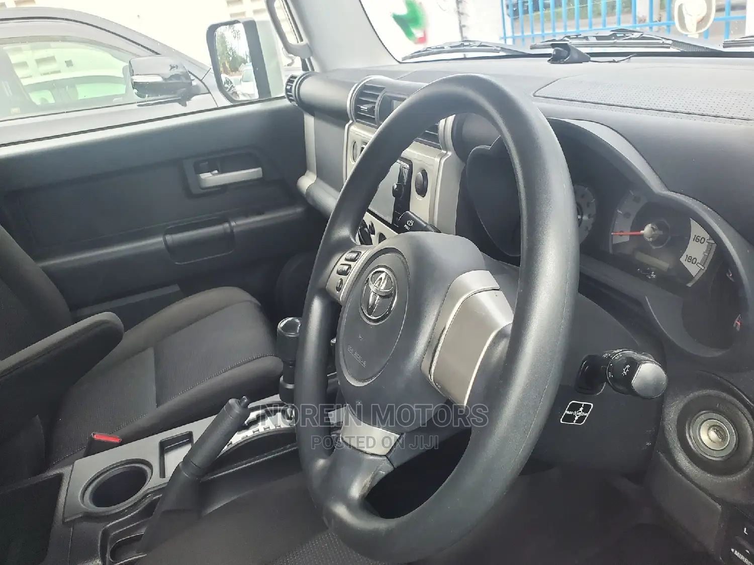 Toyota FJ Cruiser 2016 White
