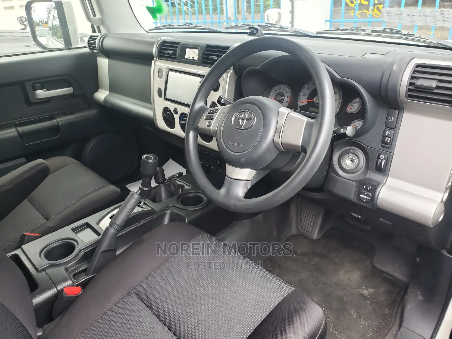 Toyota FJ Cruiser 2016 White