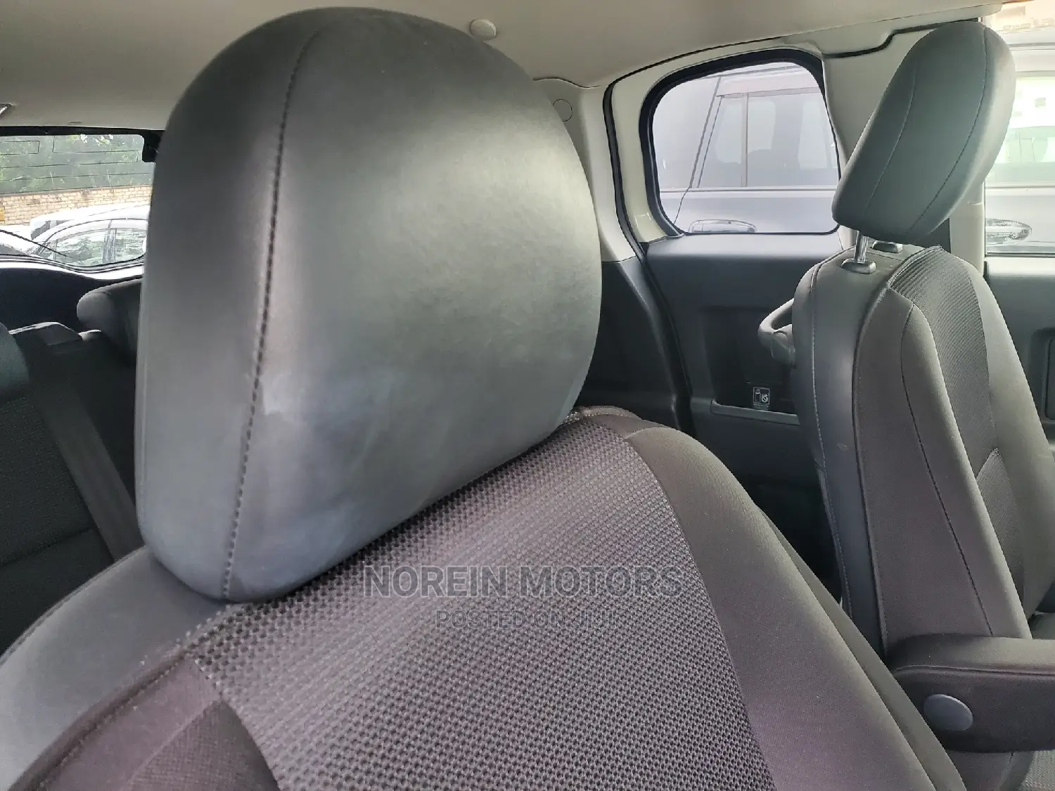 Toyota FJ Cruiser 2016 White