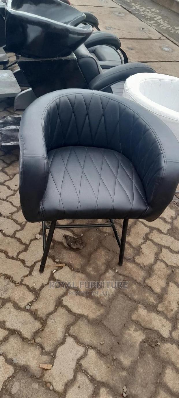 Salon Seats - main view