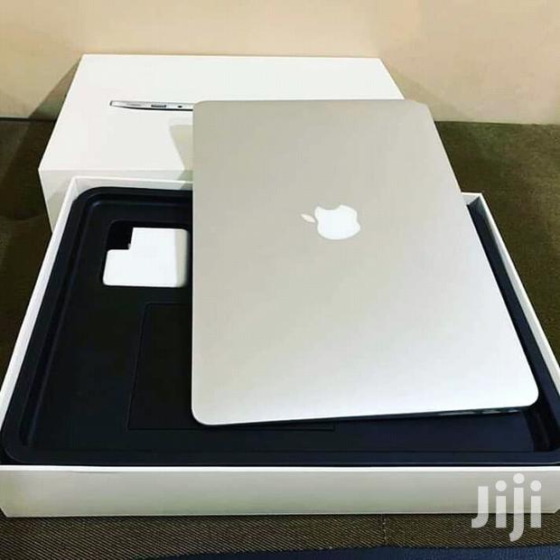 Laptop Apple MacBook Air 8GB Intel Core i5 SSD 256GB