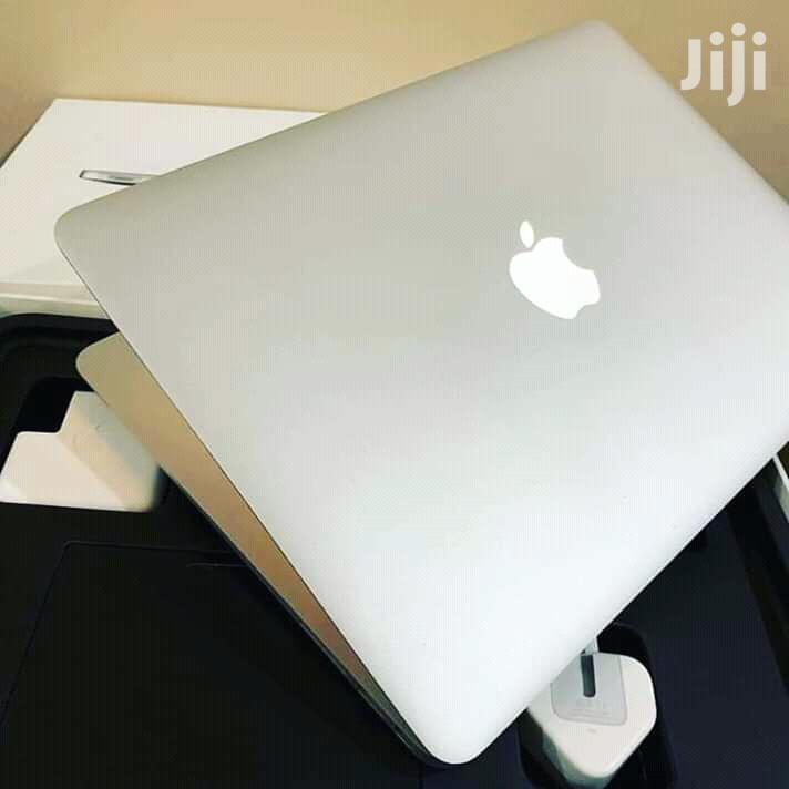 Laptop Apple MacBook Air 8GB Intel Core i5 SSD 256GB