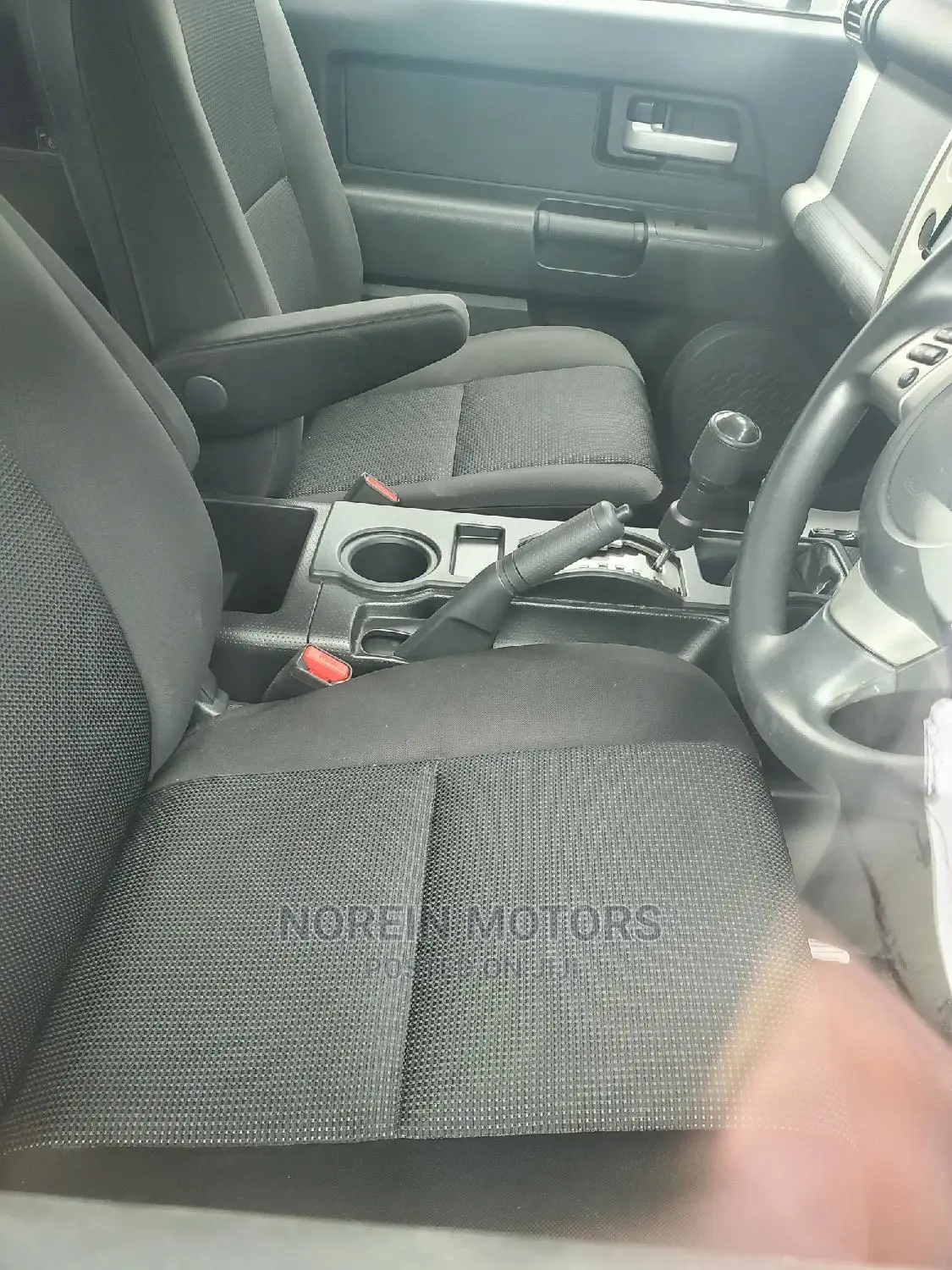 Toyota FJ Cruiser 2016 White