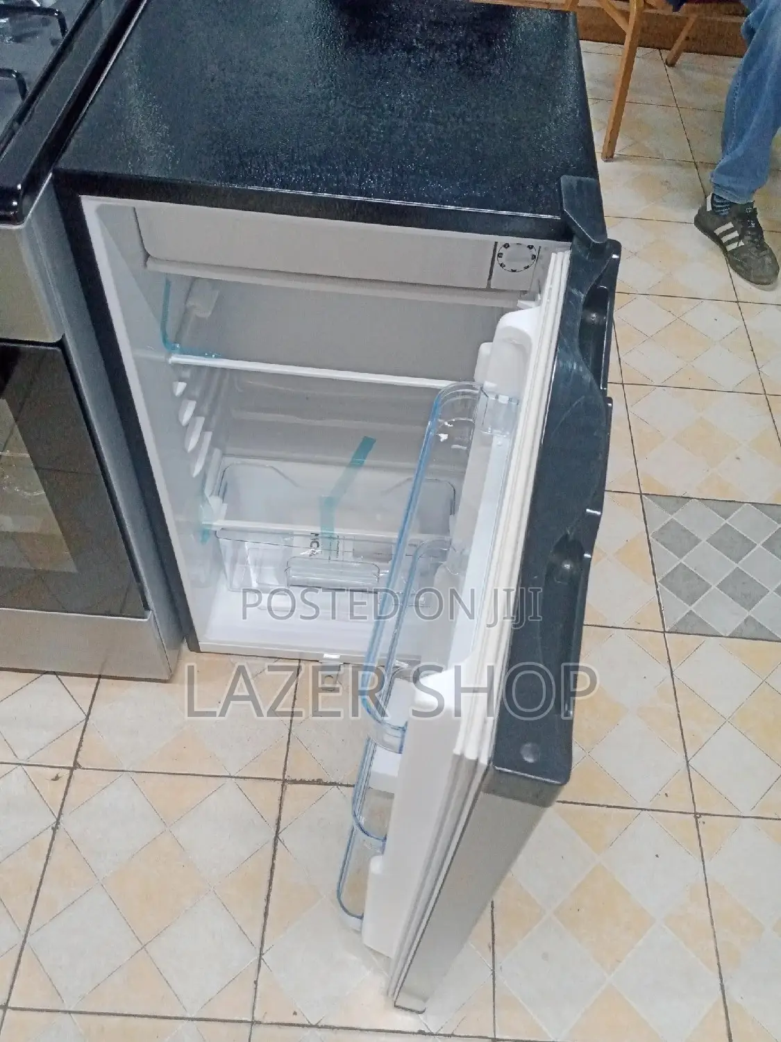 90L Von Fridge
