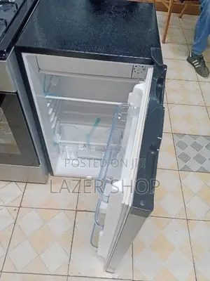 90L Von Fridge