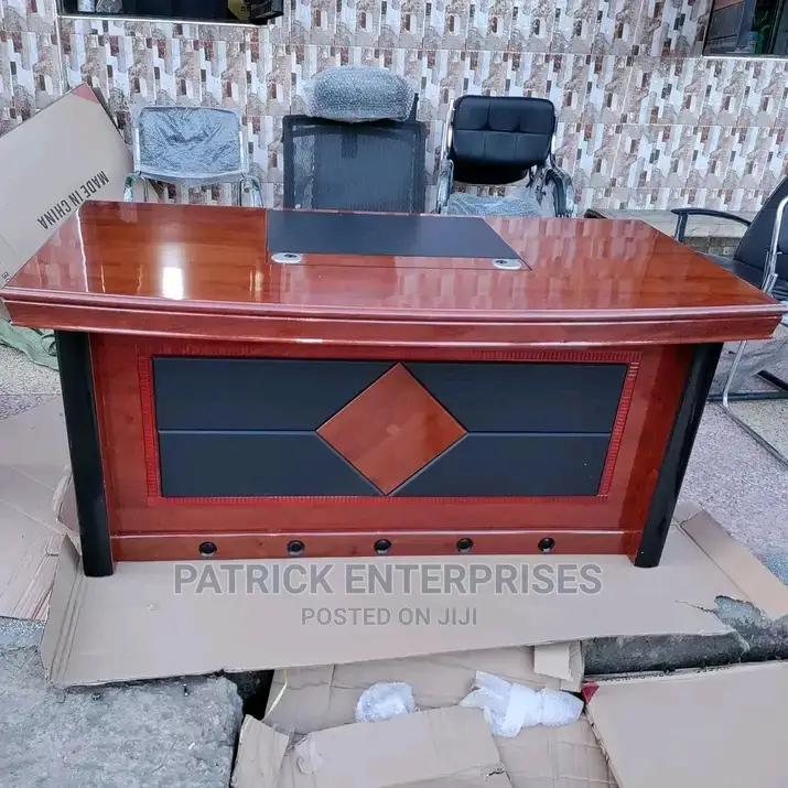1.6 MTRS Executive Office Desk