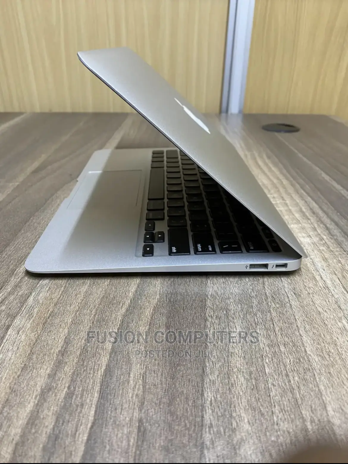 Laptop Apple MacBook Air 4GB Intel Core I5 SSD 128GB